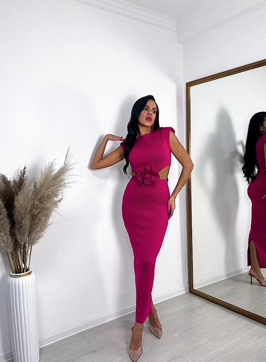 Ingrid sa ružom ciklama