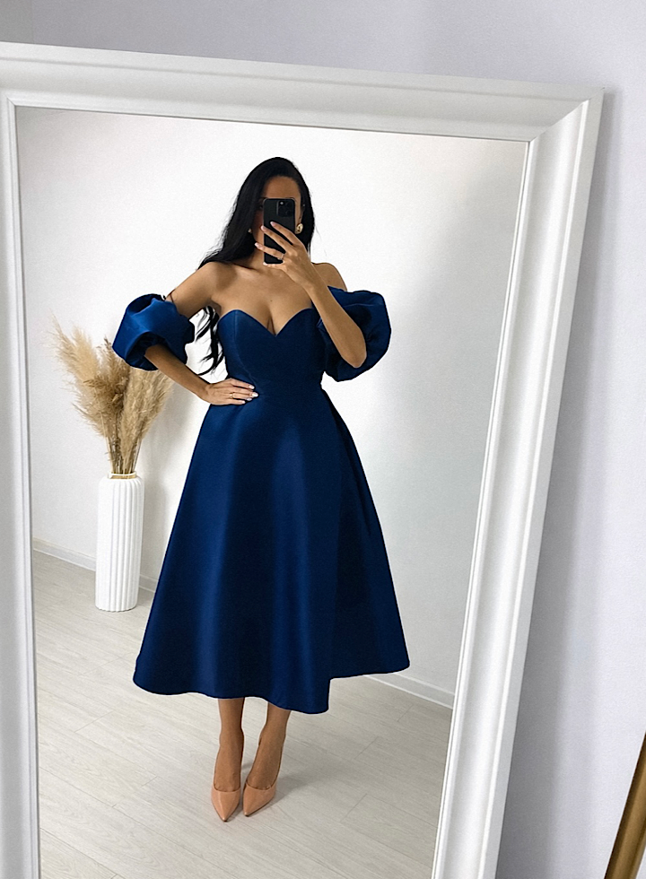 Celine brokat haljina u teget boji